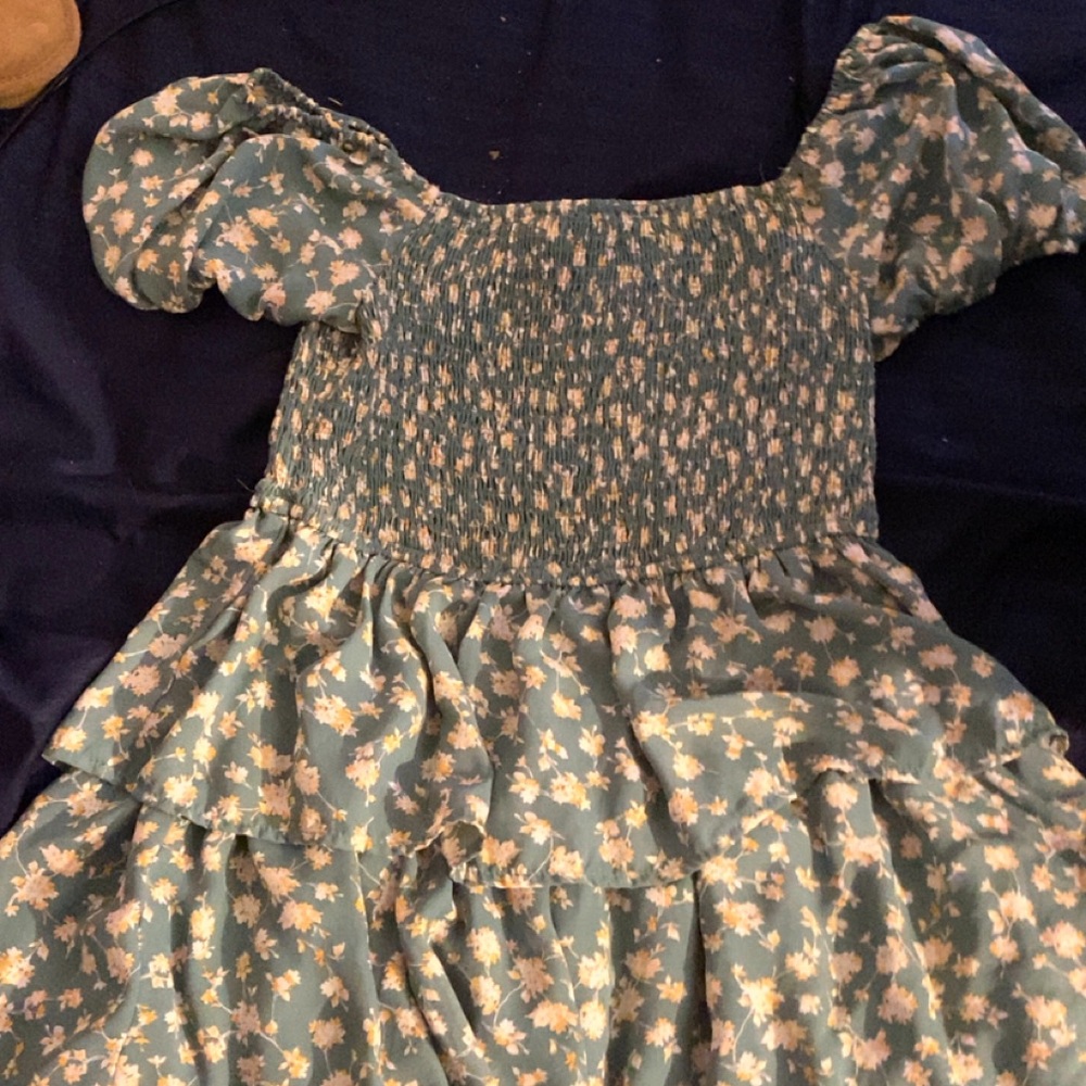 Elegant Floral Midi Dress in Green